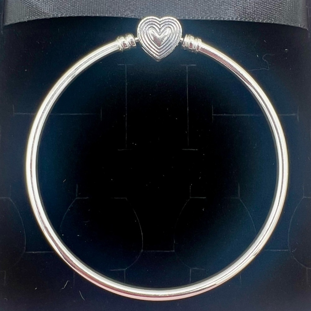 PANDORA Radiating Heart Clasp Bangle Bracelet Sterling Silver 6.7”/17cm~Gift Box - Picture 6 of 9